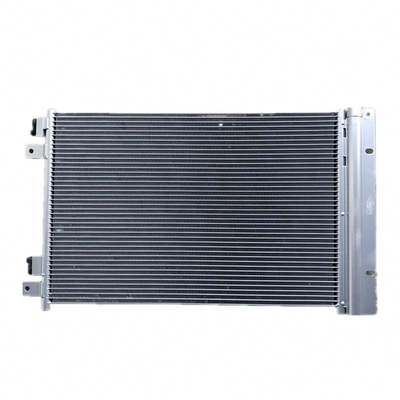 Sinotruk Howo A7 Truck Parts Air Cooled Condenser WG1664820116 com padrão OEM